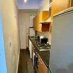 Flat5 419 North End Road