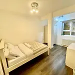 Flat5 419 North End Road